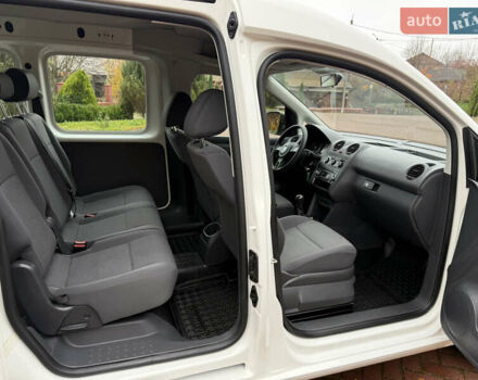 Белый Фольксваген Кадди, объемом двигателя 2 л и пробегом 255 тыс. км за 11500 $, фото 13 на Automoto.ua