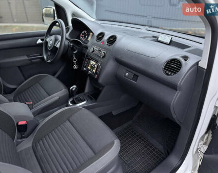 Белый Фольксваген Кадди, объемом двигателя 1.6 л и пробегом 227 тыс. км за 11500 $, фото 25 на Automoto.ua