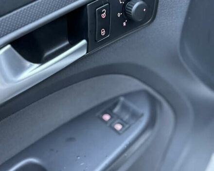 Белый Фольксваген Кадди, объемом двигателя 1.6 л и пробегом 418 тыс. км за 9900 $, фото 13 на Automoto.ua