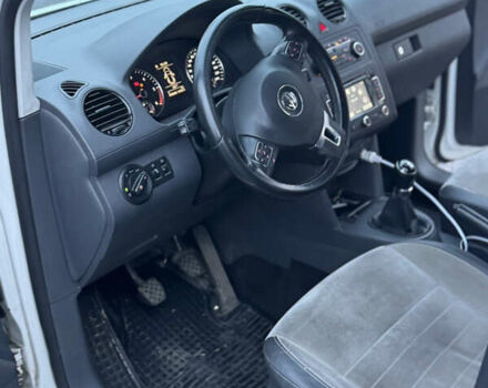 Белый Фольксваген Кадди, объемом двигателя 1.6 л и пробегом 418 тыс. км за 9900 $, фото 10 на Automoto.ua