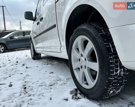 Белый Фольксваген Кадди, объемом двигателя 1.6 л и пробегом 272 тыс. км за 12200 $, фото 30 на Automoto.ua