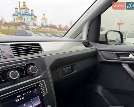 Белый Фольксваген Кадди, объемом двигателя 1.97 л и пробегом 300 тыс. км за 13500 $, фото 50 на Automoto.ua