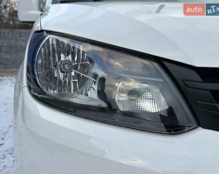 Белый Фольксваген Кадди, объемом двигателя 1.6 л и пробегом 272 тыс. км за 12200 $, фото 7 на Automoto.ua