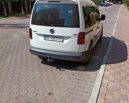 Белый Фольксваген Кадди, объемом двигателя 1.6 л и пробегом 270 тыс. км за 12400 $, фото 3 на Automoto.ua