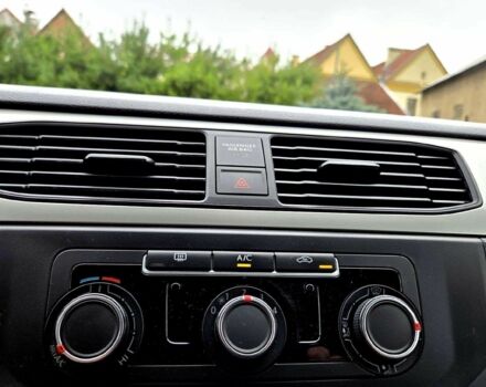 Білий Фольксваген Кадді, об'ємом двигуна 2 л та пробігом 280 тис. км за 8000 $, фото 5 на Automoto.ua