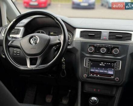 Белый Фольксваген Кадди, объемом двигателя 1.97 л и пробегом 300 тыс. км за 13500 $, фото 36 на Automoto.ua