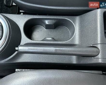 Белый Фольксваген Кадди, объемом двигателя 1.6 л и пробегом 272 тыс. км за 12200 $, фото 68 на Automoto.ua