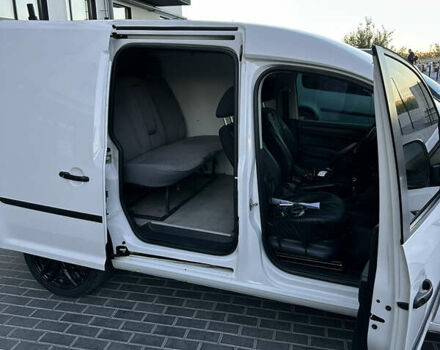 Белый Фольксваген Кадди, объемом двигателя 1.6 л и пробегом 248 тыс. км за 8500 $, фото 22 на Automoto.ua