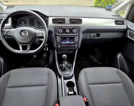 Білий Фольксваген Кадді, об'ємом двигуна 2 л та пробігом 280 тис. км за 8000 $, фото 4 на Automoto.ua