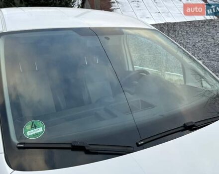 Белый Фольксваген Кадди, объемом двигателя 1.6 л и пробегом 272 тыс. км за 12200 $, фото 13 на Automoto.ua