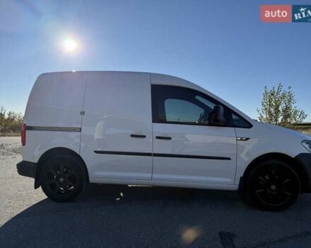 Белый Фольксваген Кадди, объемом двигателя 1.6 л и пробегом 206 тыс. км за 9499 $, фото 9 на Automoto.ua