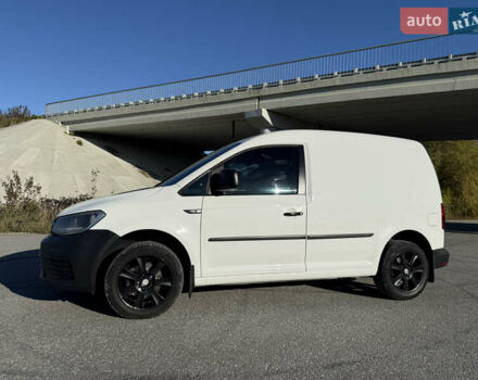 Белый Фольксваген Кадди, объемом двигателя 1.6 л и пробегом 206 тыс. км за 9499 $, фото 4 на Automoto.ua