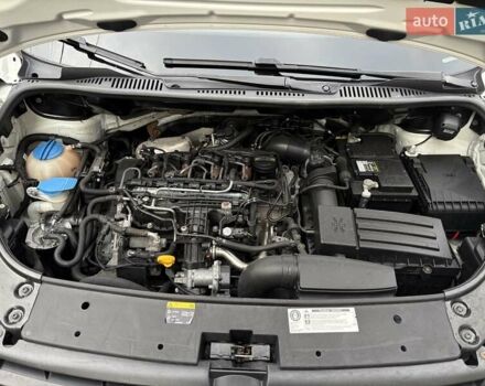 Белый Фольксваген Кадди, объемом двигателя 1.6 л и пробегом 237 тыс. км за 13200 $, фото 23 на Automoto.ua