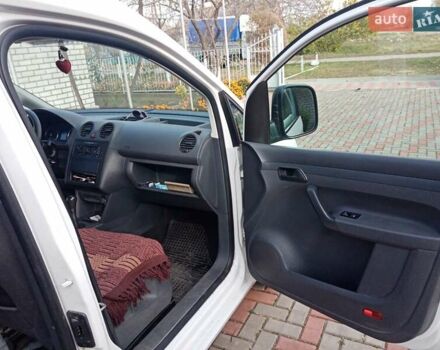 Білий Фольксваген Кадді, об'ємом двигуна 1.6 л та пробігом 220 тис. км за 8000 $, фото 6 на Automoto.ua