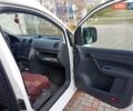 Білий Фольксваген Кадді, об'ємом двигуна 1.6 л та пробігом 220 тис. км за 8000 $, фото 6 на Automoto.ua