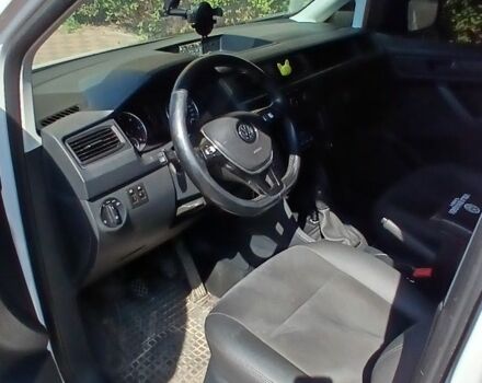 Белый Фольксваген Кадди, объемом двигателя 1.6 л и пробегом 270 тыс. км за 12400 $, фото 4 на Automoto.ua