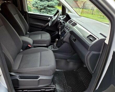 Білий Фольксваген Кадді, об'ємом двигуна 2 л та пробігом 280 тис. км за 8000 $, фото 16 на Automoto.ua