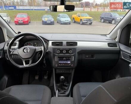 Белый Фольксваген Кадди, объемом двигателя 1.97 л и пробегом 300 тыс. км за 13500 $, фото 35 на Automoto.ua