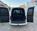 Білий Фольксваген Кадді, об'ємом двигуна 1.6 л та пробігом 150 тис. км за 13500 $, фото 47 на Automoto.ua