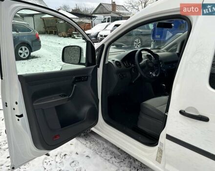 Белый Фольксваген Кадди, объемом двигателя 1.6 л и пробегом 272 тыс. км за 12200 $, фото 41 на Automoto.ua