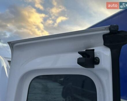 Белый Фольксваген Кадди, объемом двигателя 1.6 л и пробегом 272 тыс. км за 12200 $, фото 115 на Automoto.ua