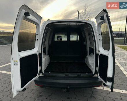 Белый Фольксваген Кадди, объемом двигателя 2 л и пробегом 260 тыс. км за 11500 $, фото 17 на Automoto.ua