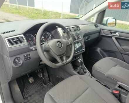 Білий Фольксваген Кадді, об'ємом двигуна 2 л та пробігом 254 тис. км за 13800 $, фото 9 на Automoto.ua