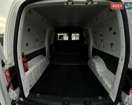 Белый Фольксваген Кадди, объемом двигателя 2 л и пробегом 260 тыс. км за 11500 $, фото 18 на Automoto.ua