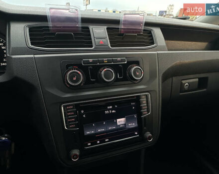 Белый Фольксваген Кадди, объемом двигателя 2 л и пробегом 260 тыс. км за 11500 $, фото 23 на Automoto.ua