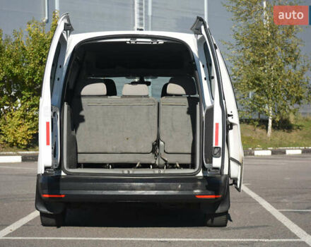 Белый Фольксваген Кадди, объемом двигателя 1.97 л и пробегом 204 тыс. км за 11200 $, фото 19 на Automoto.ua