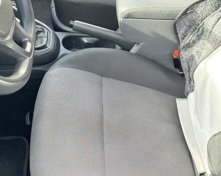 Белый Фольксваген Кадди, объемом двигателя 1.97 л и пробегом 316 тыс. км за 11111 $, фото 10 на Automoto.ua