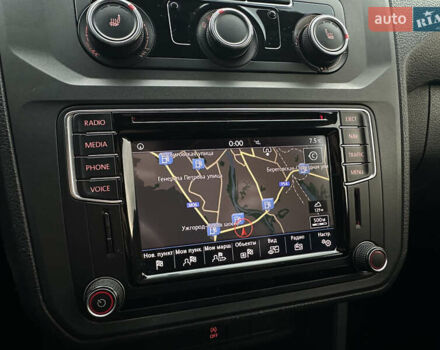 Белый Фольксваген Кадди, объемом двигателя 2 л и пробегом 260 тыс. км за 11500 $, фото 27 на Automoto.ua