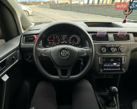 Белый Фольксваген Кадди, объемом двигателя 2 л и пробегом 260 тыс. км за 11500 $, фото 30 на Automoto.ua