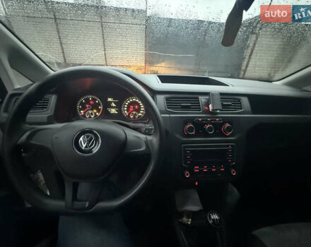 Белый Фольксваген Кадди, объемом двигателя 1.97 л и пробегом 212 тыс. км за 14000 $, фото 3 на Automoto.ua