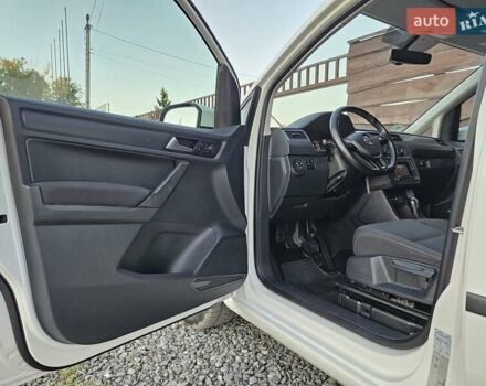 Белый Фольксваген Кадди, объемом двигателя 1.97 л и пробегом 184 тыс. км за 19950 $, фото 19 на Automoto.ua