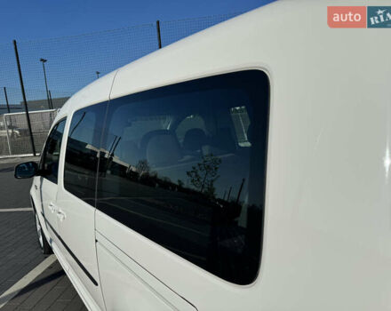 Белый Фольксваген Кадди, объемом двигателя 2 л и пробегом 265 тыс. км за 15800 $, фото 24 на Automoto.ua