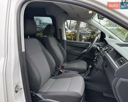 Белый Фольксваген Кадди, объемом двигателя 2 л и пробегом 245 тыс. км за 12800 $, фото 13 на Automoto.ua