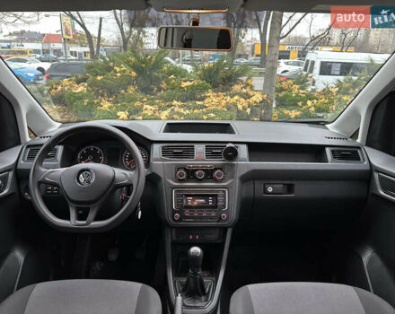 Белый Фольксваген Кадди, объемом двигателя 2 л и пробегом 245 тыс. км за 12800 $, фото 30 на Automoto.ua