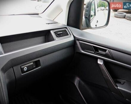 Белый Фольксваген Кадди, объемом двигателя 2 л и пробегом 173 тыс. км за 13500 $, фото 13 на Automoto.ua