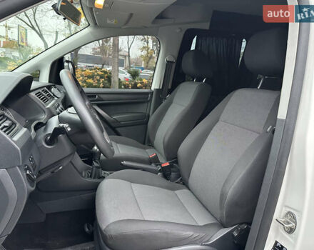 Белый Фольксваген Кадди, объемом двигателя 2 л и пробегом 245 тыс. км за 12800 $, фото 22 на Automoto.ua