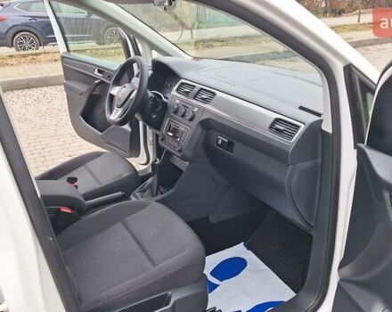 Белый Фольксваген Кадди, объемом двигателя 2 л и пробегом 247 тыс. км за 13900 $, фото 49 на Automoto.ua