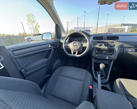 Белый Фольксваген Кадди, объемом двигателя 2 л и пробегом 265 тыс. км за 15800 $, фото 49 на Automoto.ua