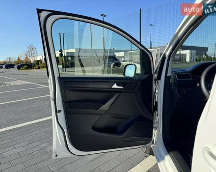 Белый Фольксваген Кадди, объемом двигателя 2 л и пробегом 265 тыс. км за 15800 $, фото 28 на Automoto.ua