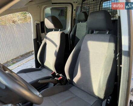 Белый Фольксваген Кадди, объемом двигателя 1.97 л и пробегом 209 тыс. км за 13900 $, фото 24 на Automoto.ua