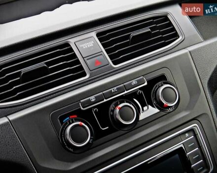 Белый Фольксваген Кадди, объемом двигателя 2 л и пробегом 173 тыс. км за 13500 $, фото 10 на Automoto.ua