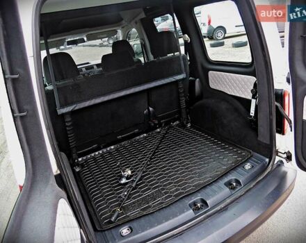 Белый Фольксваген Кадди, объемом двигателя 2 л и пробегом 173 тыс. км за 13500 $, фото 18 на Automoto.ua