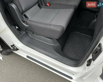 Белый Фольксваген Кадди, объемом двигателя 2 л и пробегом 245 тыс. км за 12800 $, фото 16 на Automoto.ua