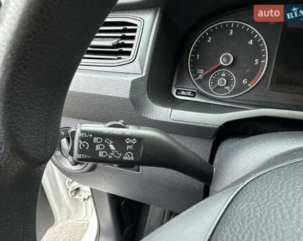 Белый Фольксваген Кадди, объемом двигателя 2 л и пробегом 245 тыс. км за 12800 $, фото 24 на Automoto.ua