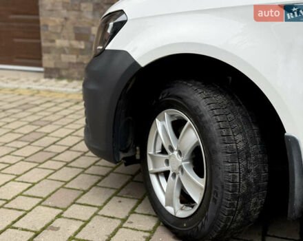 Белый Фольксваген Кадди, объемом двигателя 1.97 л и пробегом 213 тыс. км за 13800 $, фото 10 на Automoto.ua