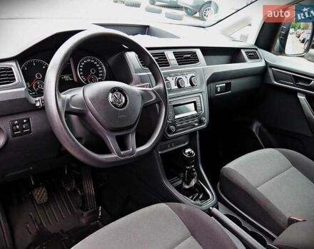 Белый Фольксваген Кадди, объемом двигателя 2 л и пробегом 173 тыс. км за 13500 $, фото 5 на Automoto.ua